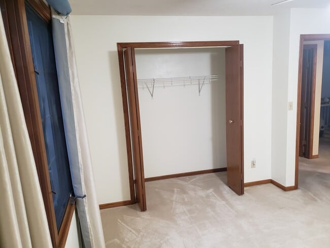 Building Photo - 5260 Silver Dawn Ln