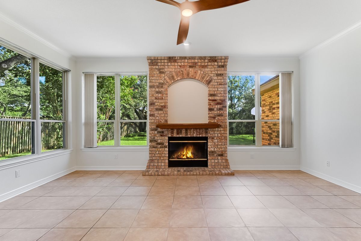 Building Photo - 9306 Scenic Bluff Dr