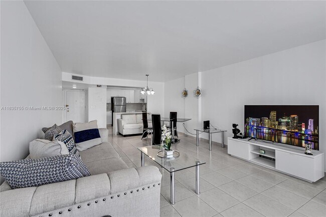 Foto del edificio - 2780 NE 183rd St