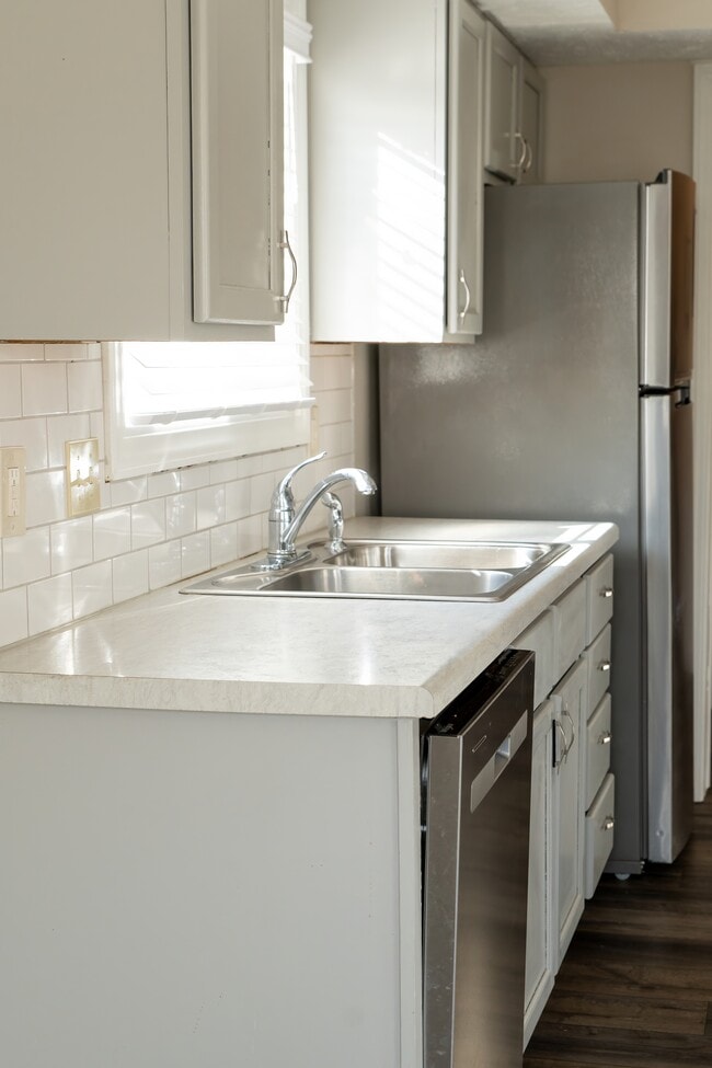 Building Photo - 2108 S 45th St