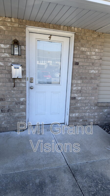 Foto principal - 1308 Arthur Ave