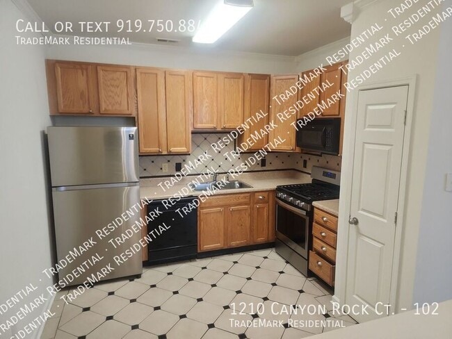 Building Photo - 1210 Canyon Rock Court