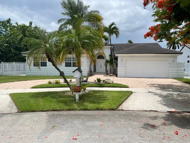 Building Photo - 3490 SW 142nd Pl