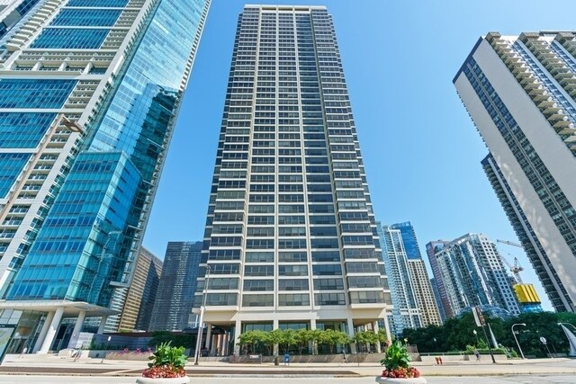 Building Photo - 360 E Randolph St