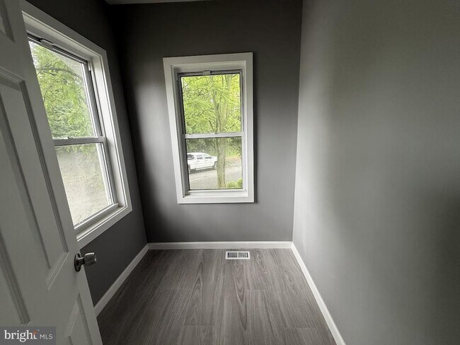 Foto del edificio - 178 Crosswicks Rd