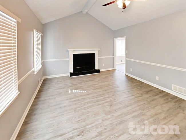 Foto del edificio - 100 Beaverdam Ct