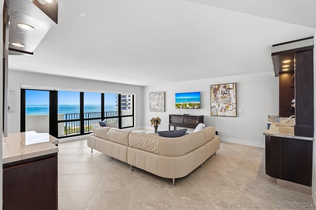 Building Photo - 5100 N Ocean Blvd