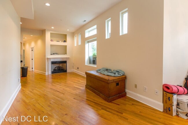 Building Photo - 2 br, 1.5 bath House - 1301 T St NW Unit 1