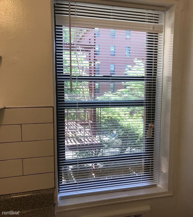 Foto del edificio - 8811 34th Ave