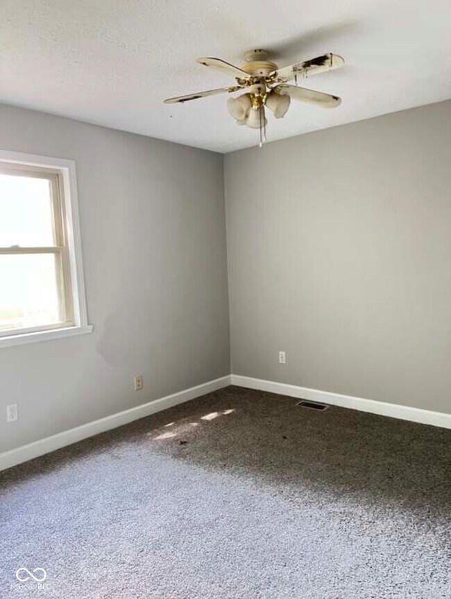 Building Photo - 5929 Beau Jardin Dr