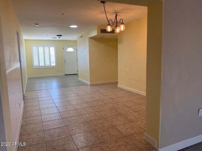 Foto del edificio - 557 S Sunwood Cir