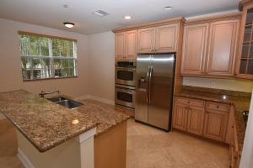Building Photo - 5625 NE Trieste Way