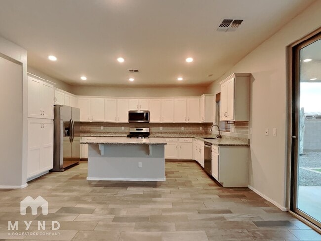 Building Photo - 17147 W Orchid Ln