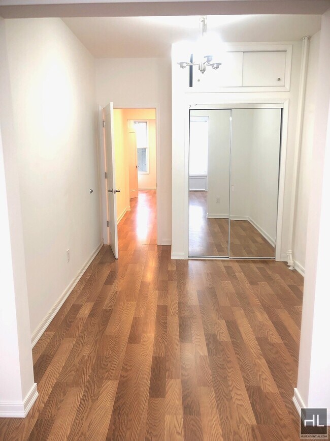 Building Photo - DIAMOND STREET floor through 1.5 bed