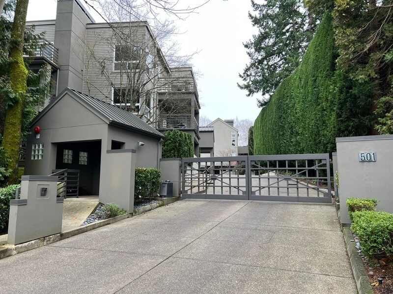 Primary Photo - 501 Kirkland Ave