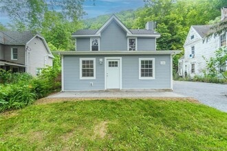 Building Photo - 208 Old Rte 22