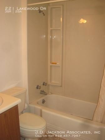 Building Photo - 221 Lakewood Drive