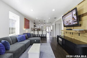 Foto del edificio - 227 E Baylor St