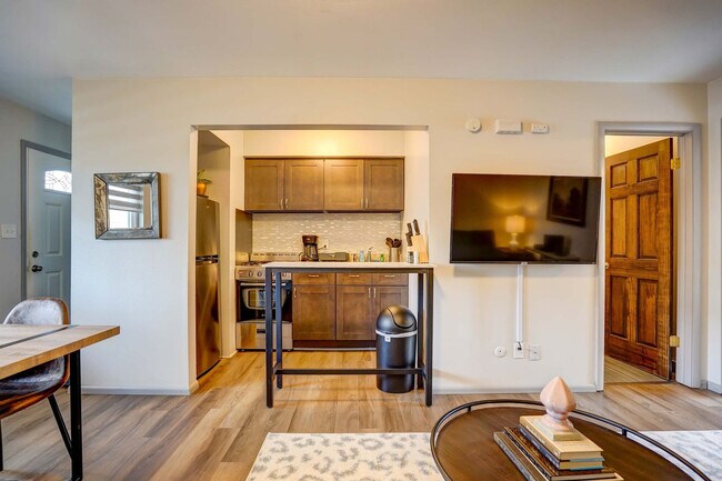 Building Photo - 407 S 94th Pl