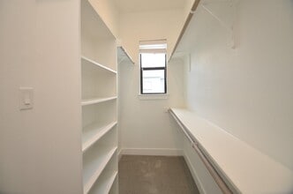 Building Photo - 2616 Riverside Dr