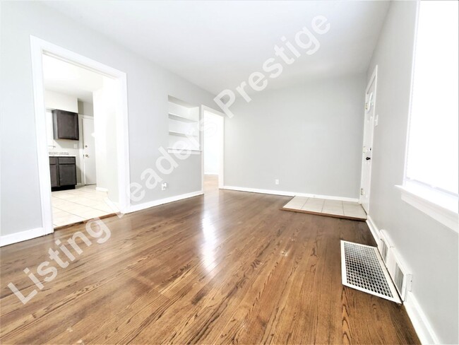 Foto del edificio - 2BD/1BA Recently Renovated Home In Gary