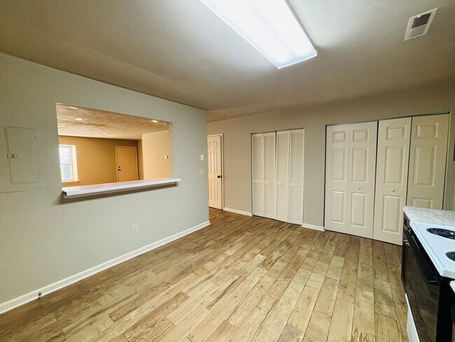 Building Photo - 1416 Christine Ct