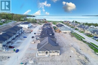 Building Photo - 522 Hudson Cres