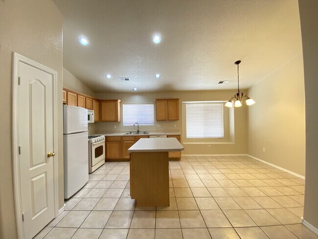 Building Photo - 4BR in Cabezon Subdivision