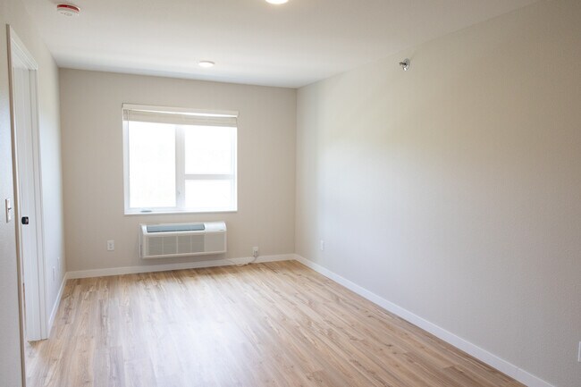 Building Photo - The Acres on Arrowhead