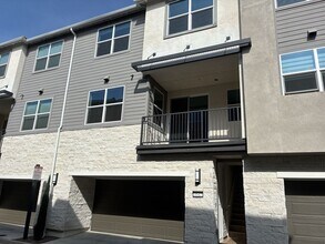 Building Photo - 3512 Indigo Privado