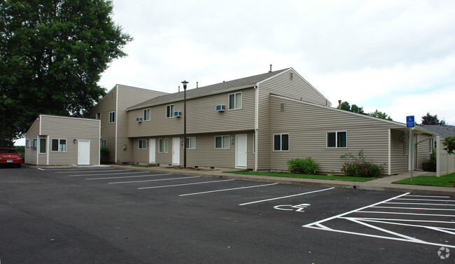 Park Avenue Apartments - Apartments in Woodburn, OR | Apartments.com