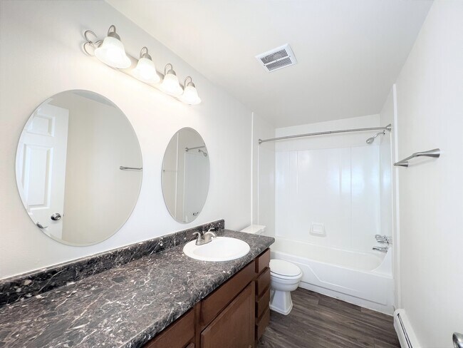 Baño - Taylor Park Townhomes