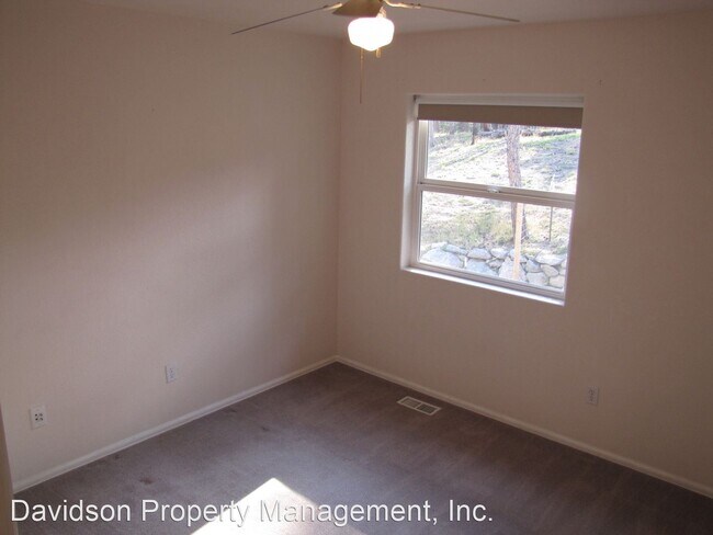 Building Photo - 3 br, 2.5 bath House - 6060 Vessey Rd