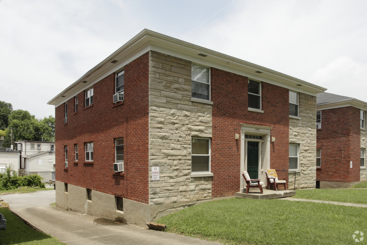 Building Photo - 1045 Parkway Dr