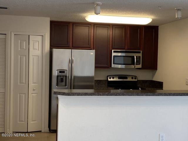 Foto principal - 6935 Ortega Woods Dr