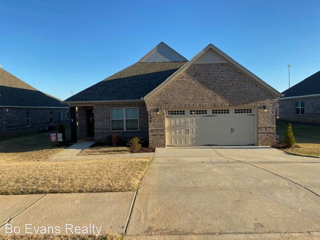 Primary Photo - 4 br, 2.5 bath House - 1136 Benjamin Way