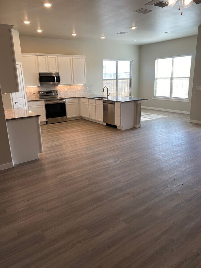 Foto del edificio - 4 bed 2 bath - Cooper ISD