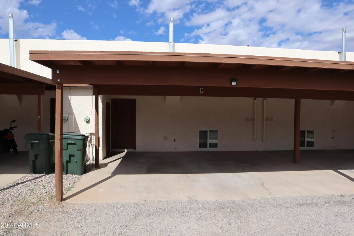 Primary Photo - 4241 Plaza Oro Loma