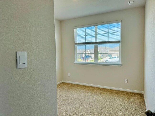 Building Photo - 152 Docile Lp