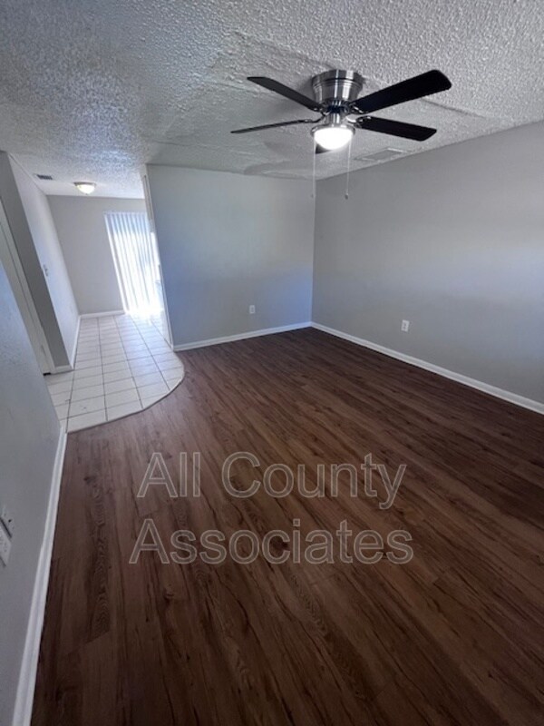 Foto del edificio - 6334 Alaska Ave