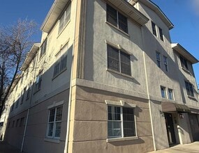 Building Photo - 301 61ST St