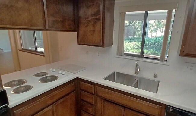 Foto del edificio - Charming Single-Story Auburn Home Near Trails, Dining & I-80
