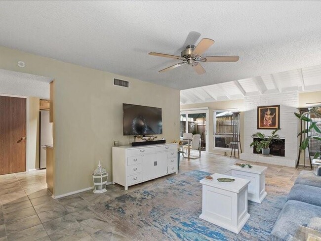 Foto del edificio - 1607 Coronado Hills Dr