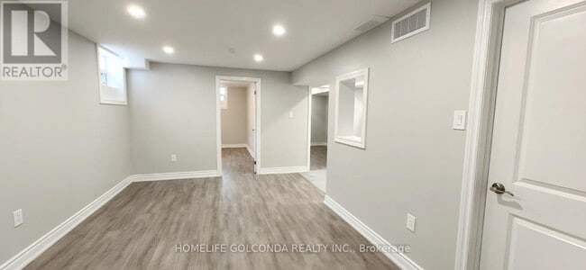 Building Photo - 23 Wigmore Dr