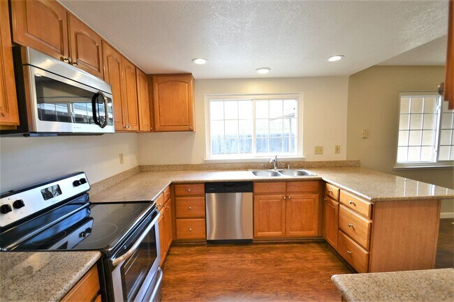 Building Photo - 2234 Ridgecrest Way