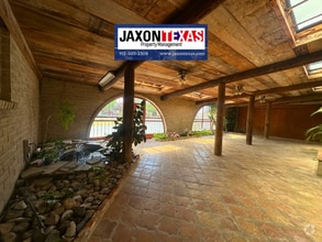 Building Photo - 1067 Villa Linda Way