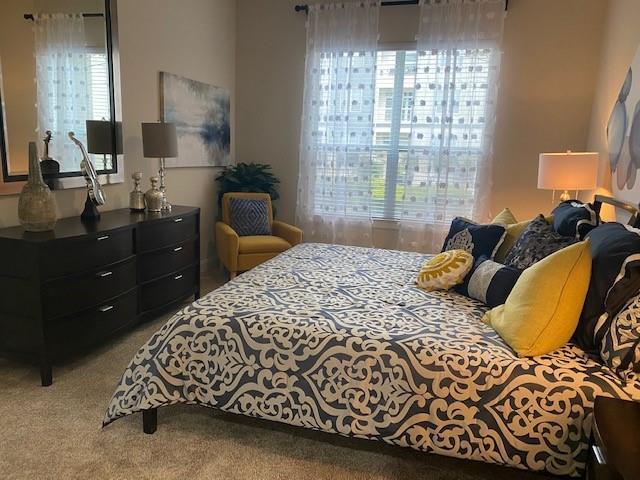 Foto del edificio - 1725 Cres Plaza Dr