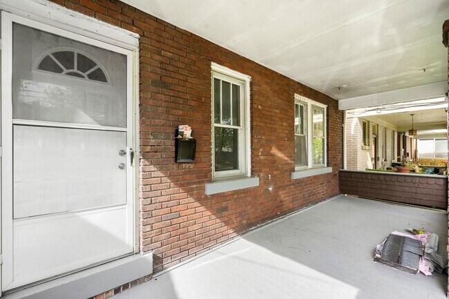 Building Photo - Updated 3 Bedroom 1 Bath in Sheraden