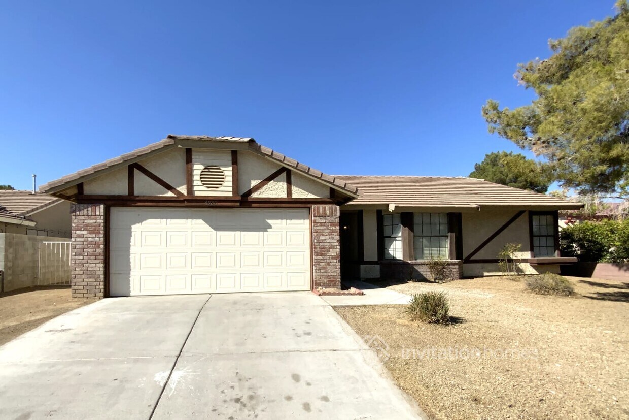 Primary Photo - 4920 Evergreen Glen Dr