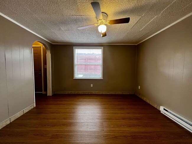 Building Photo - D1011